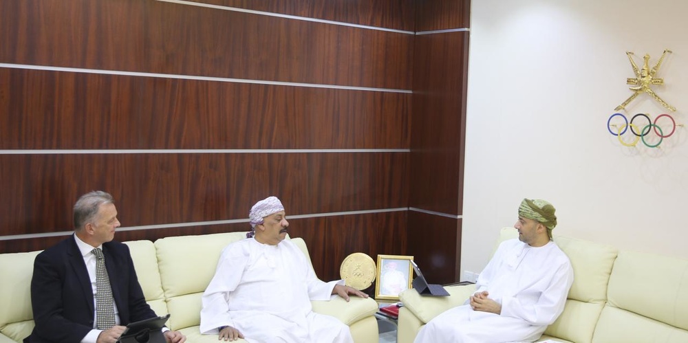 Sayyid Khalid meets Oman Hockey Association chief
