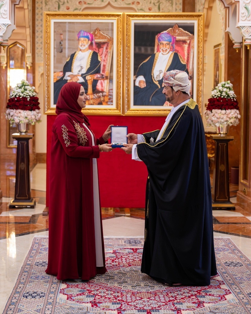 HM The Sultan Grants the Royal Commendation Order to a Number of Their Honors and Their Excellencies